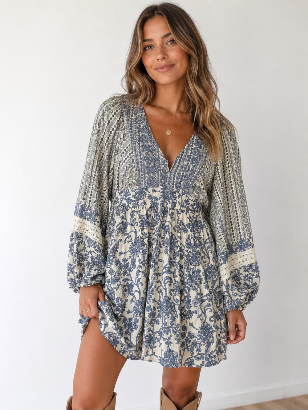 Sincerely Jules Blue White Floral Boho Mini Dress NWT Size Medium